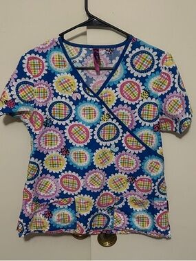 Scrub Works Blue Floral Plaid-Accent V-Neck Women’s Scrub Top